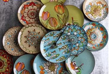 Đĩa Gốm Phong Thủy: Cách Chọn Đĩa Gốm Sứ Chuẩn Phong Thủy