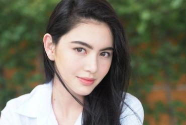 Tướng Phụ Nữ Đào Hoa, Ra Ngoài Nhiều Anh Mê Mệt