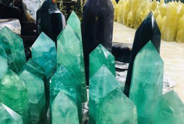 Trụ Thạch Anh phong thủy là gì? Cách dùng thu hút tài lộc