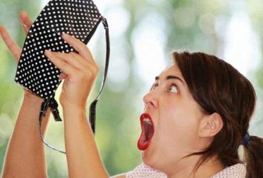 18 thói quen xấu khiến bạn vô tình đuổi thần tài đi mà không biết